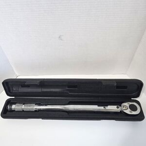 Powerbuilt 1/2" Drive Micrometer Style Torque Wrench Range to 150 ft-lb w/ Case